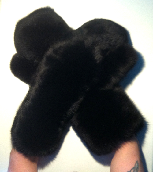 Extra Lange Wellness Massage Echt Pelz Handschuhe Blaufuchs - Genuine Blue Fox Fur Gloves / Mittens - Long, Pelz Fetisch, Fur Fetish, Fur Fetisch Toy, Pelzfetisch Sextoy, ftiche fourrure